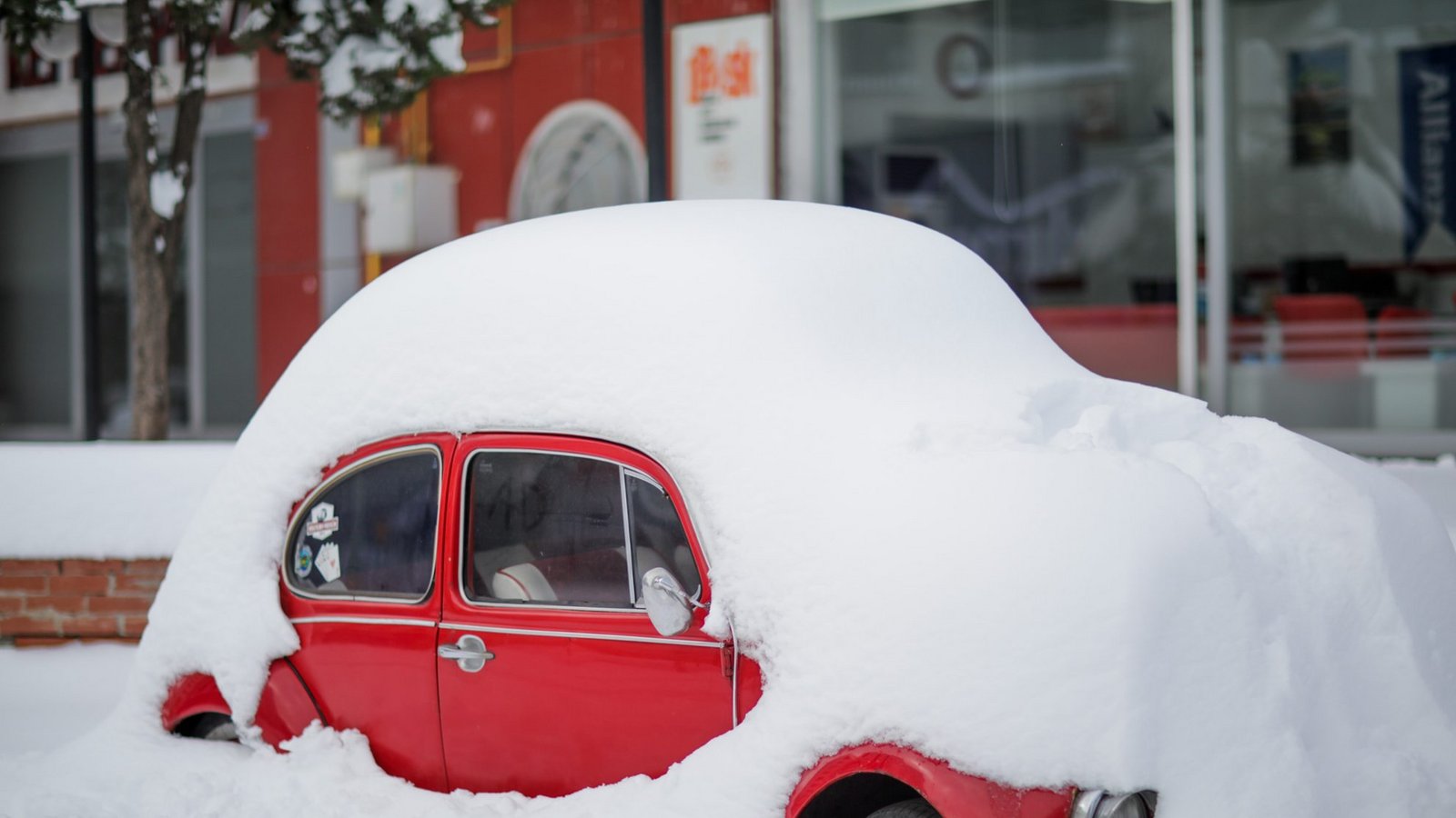 Sturmtief Elli bringt am Wochenende Schnee in den Norden, auch Schneeverwehungen sind möglich. Eine Karte zeigt die aktuelle Entwicklung in Deutschland. (Symbolbild)Foto: Muhammed Ibrahim Ali/dpa