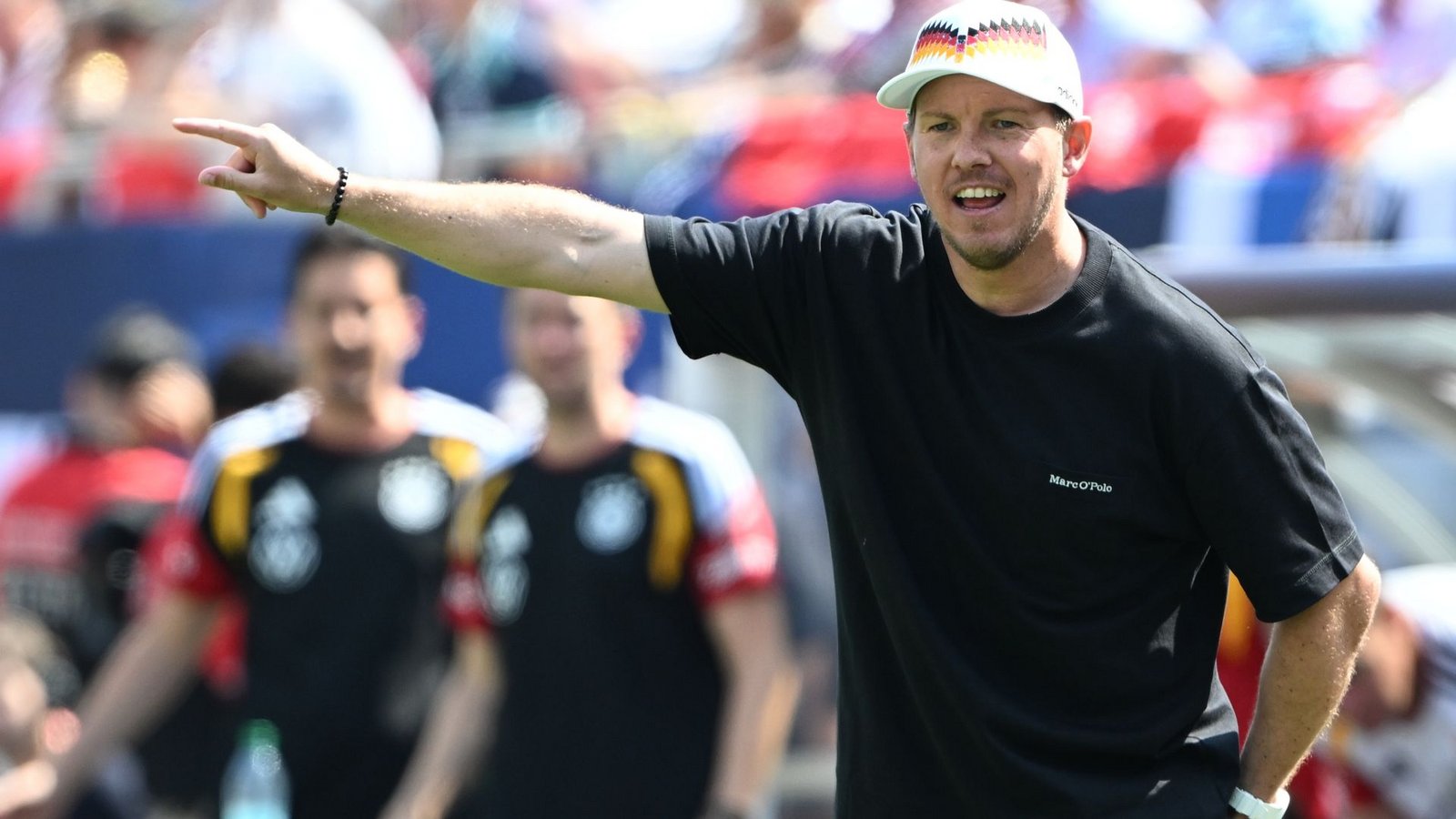 Julian Nagelsmann gibt Anweisungen bei der WM-Generalprobe der Nationalmannschaft.Foto: Federico Gambarini/dpa Julian Nagelsmann gibt Anweisungen bei der WM-Generalprobe der Nationalmannschaft.Foto: Federico Gambarini/dpa