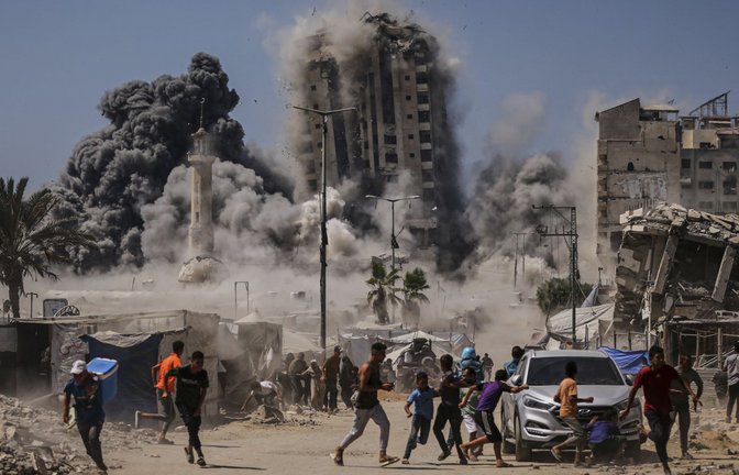 Bewohner wurden am Freitag dazu aufgerufen, die Stadt Richtung Süden zu verlassen. (Archivbild)<span class='image-autor'>Foto: Yousef Al Zanoun/AP/dpa</span>