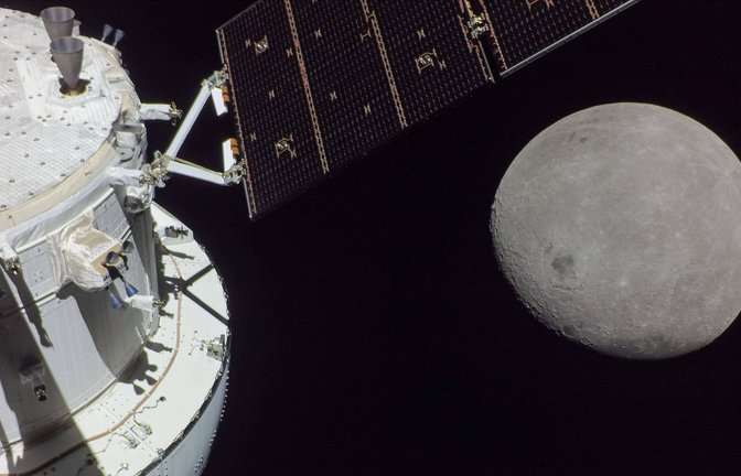 Ein Foto von der Rückseite des Mondes, aufgenommen von der Artemis-I-Mission der Nasa<span class='image-autor'>Foto: IMAGO/UPI Photo</span>