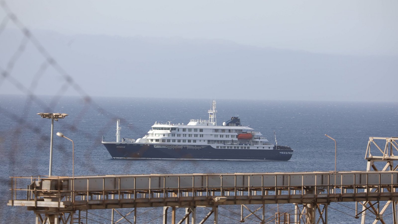 MV Hondius vor dem Hafen von Praia (Kap Verde).Foto: IMAGO/Xinhua MV Hondius vor dem Hafen von Praia (Kap Verde).Foto: IMAGO/Xinhua