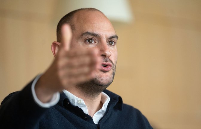 Danyal Bayaz setzt auf Künstliche Intelligenz um Fiskus und Bürgern ihre Steuerangelegenheiten zu erleichtern.<span class='image-autor'>Foto: dpa/Marijan Murat</span>
