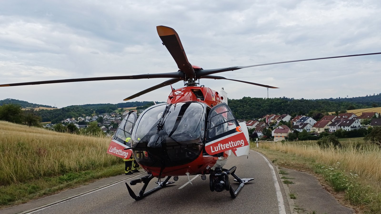 Bislang leistet die DRF Luftrettung den Rettungsflugbetrieb im ganzen Land, hier der Hubschrauber aus Pattonville im Einsatz bei einem Unfall in Eberdingen am Sonntag. Foto: Rücker Bislang leistet die DRF Luftrettung den Rettungsflugbetrieb im ganzen Land, hier der Hubschrauber aus Pattonville im Einsatz bei einem Unfall in Eberdingen am Sonntag. Foto: Rücker