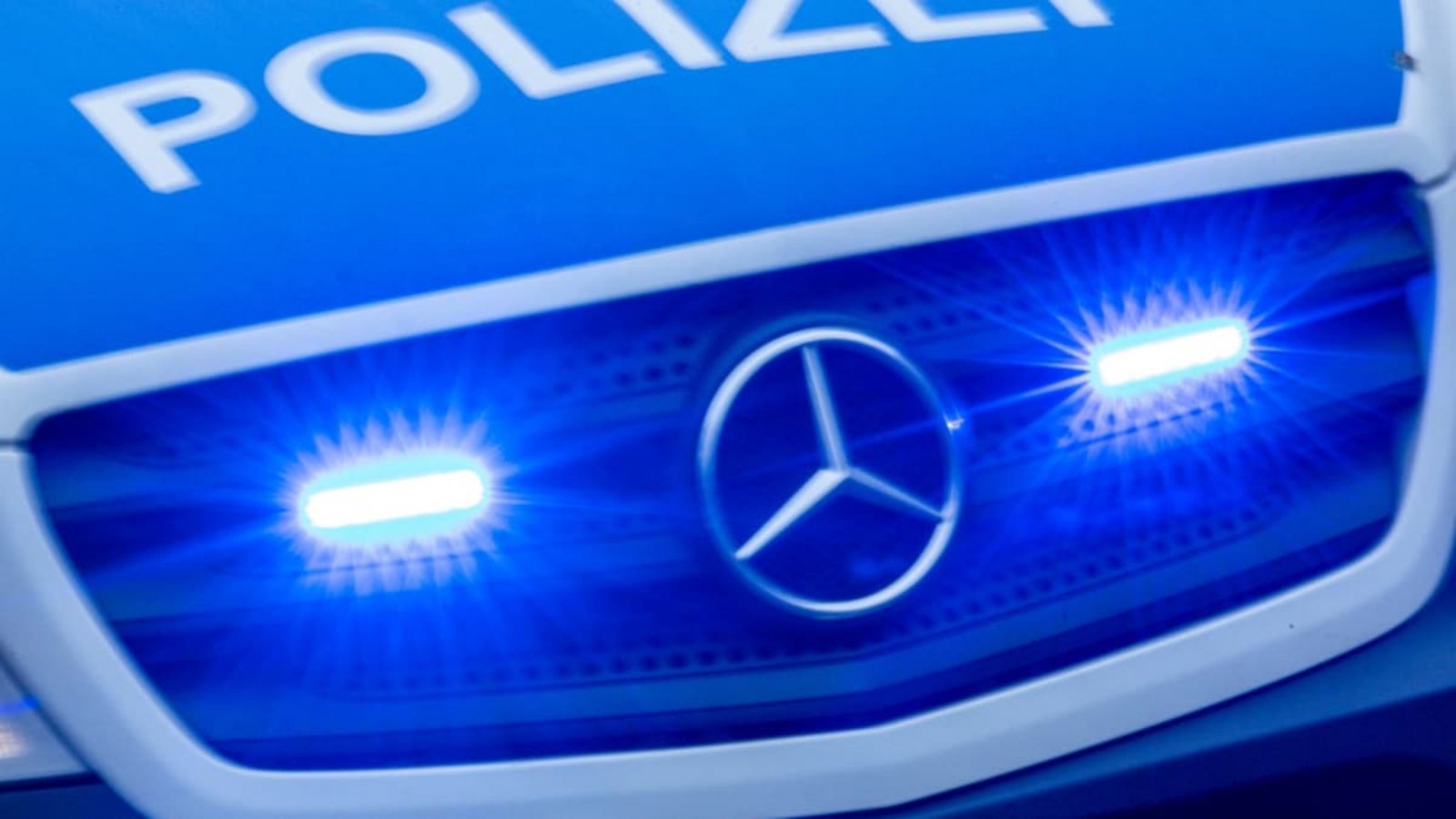 Die Polizei sucht Zeugen eines Unfalls in Spaichingen. (Symbolfoto)Jens Büttner/dpa Die Polizei sucht Zeugen eines Unfalls in Spaichingen. (Symbolfoto)Jens Büttner/dpa