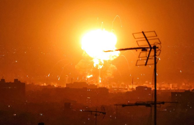 Die Angriffe der USA und Israel auf Teheran gingen auch am Sonntag weiter.<span class='image-autor'>Foto: AFP/Atta Kenare</span>