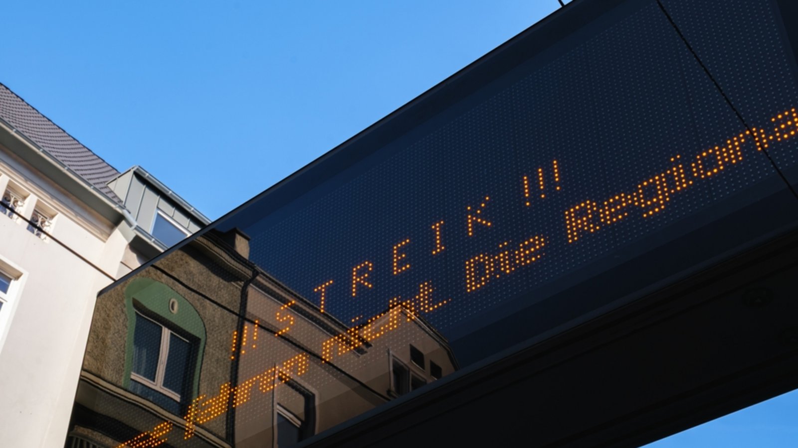 Kommt es zu neuen Streiks in BW?Foto: Alexander Fedosov / shutterstock.com