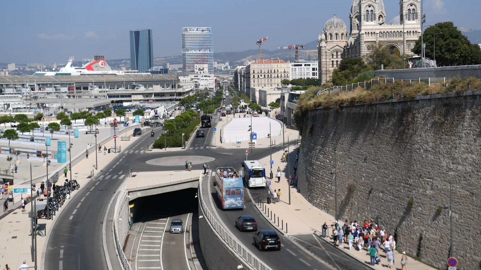 Seit Jahren buhlen Banden um die Vorherrschaft über den Drogenhandel in Marseille. (Symbolbild)Foto: Arne Dedert/dpa
