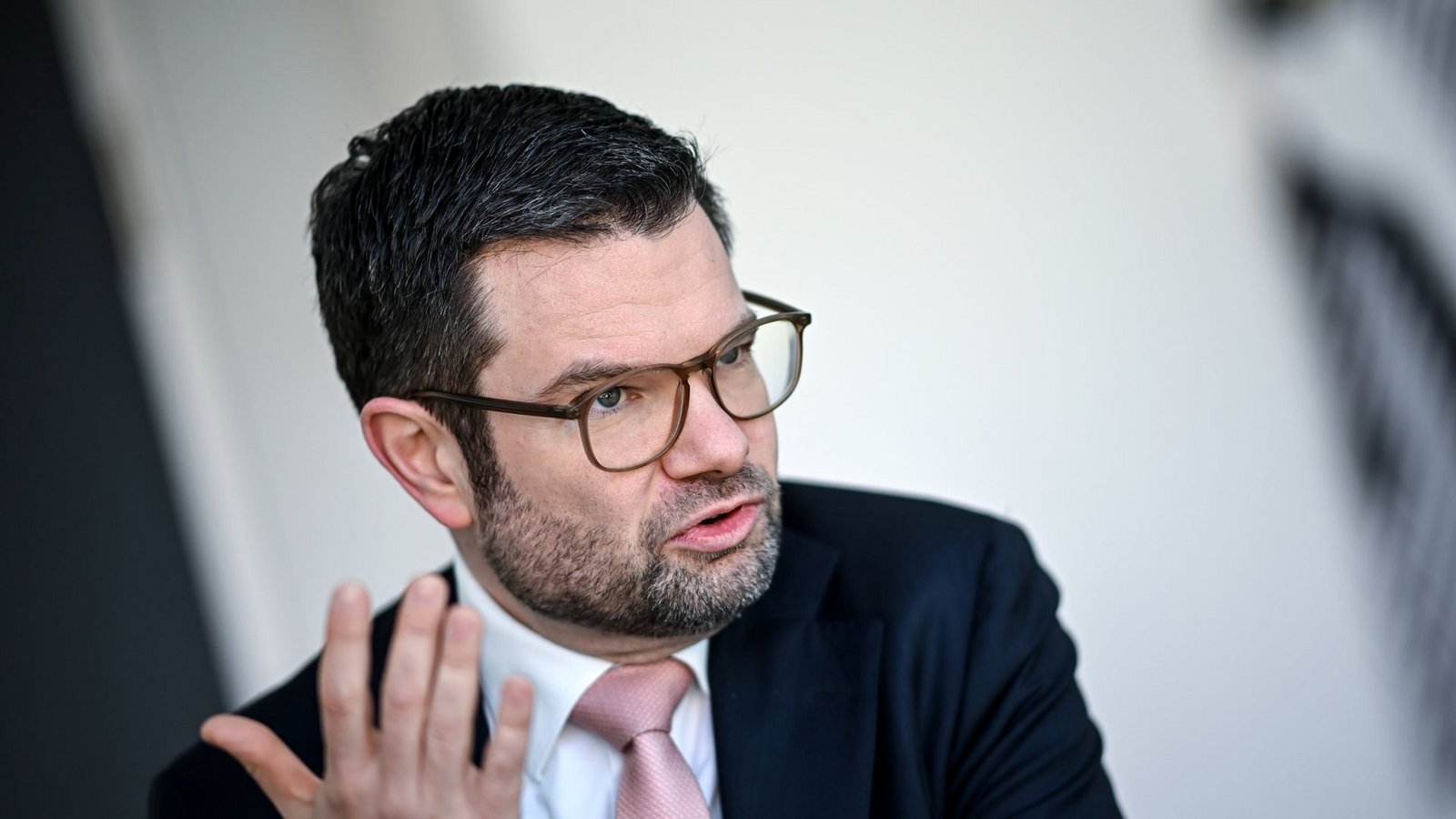 Bundesjustizminister Marco Buschmann will Näheverhältnissen „jenseits von Familie und Partnerschaft“ einen Rahmen geben.Foto: dpa/Britta Pedersen Bundesjustizminister Marco Buschmann will Näheverhältnissen „jenseits von Familie und Partnerschaft“ einen Rahmen geben.Foto: dpa/Britta Pedersen
