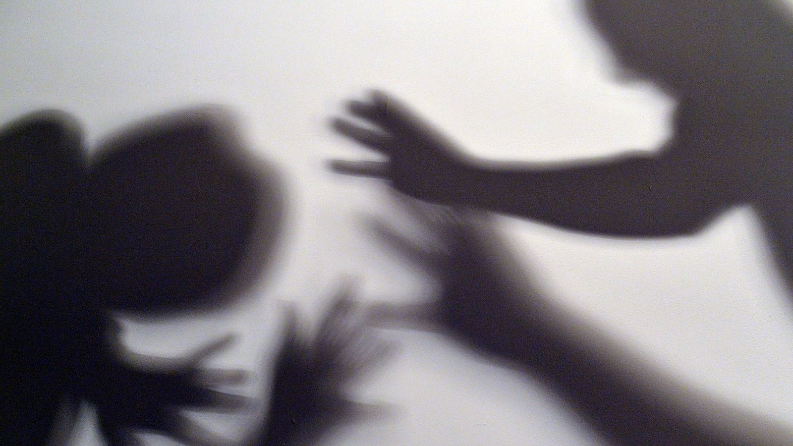Oft  sind Frauen und Kinder von der Gewalt der Partner und Väter betroffen.Foto: dpa/Maurizio Gambarini
