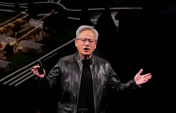 Aus Sicht von Nvidia-Chef Jensen Huang schwächt sich der KI-Boom noch lange nicht ab. (Archivbild)<span class='image-autor'>Foto: Godofredo A. Vásquez/AP/dpa</span>