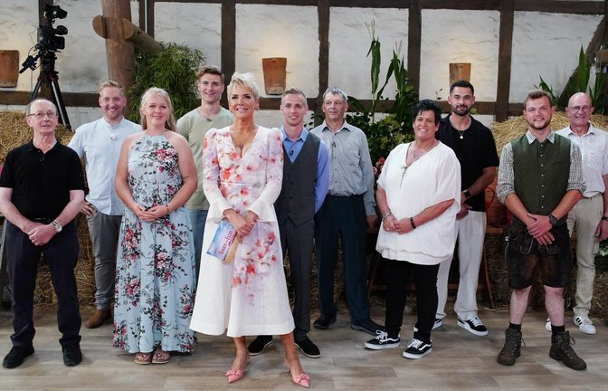 V.l.: Walter, Daniel, Insa, Friedrich, Inka Bause, Christopher, Johann, Simone, Basti, Michi, Herbert<span class='image-autor'>Foto: RTL / Stefan Gregorowius</span>