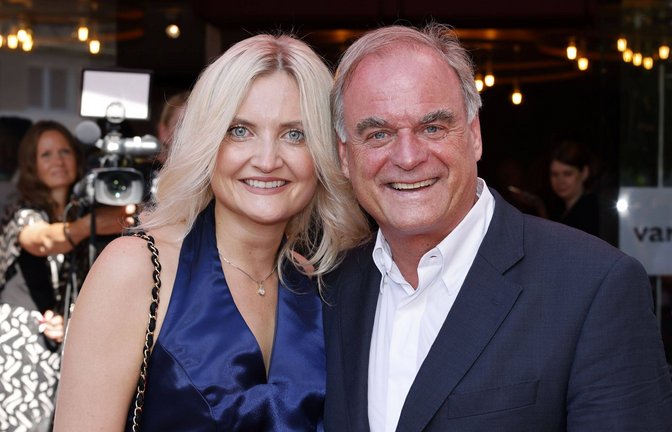 Seit zwei Jahren ein Paar, jetzt verheiratet: Isabel Grupp und Georg Kofler<span class='image-autor'>Foto: IMAGO/Panama Pictures/Christoph Hardt</span>