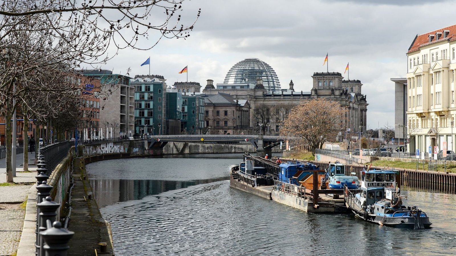 Der Bundestag verzichtet auf ein millionenschweres Bauprojekt in ReichstagsnäheFoto: Jens Kalaene/dpa-Zentralbild/dpa