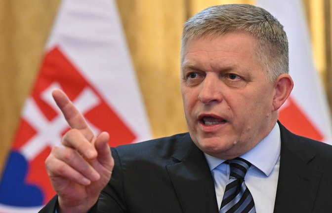 Und weg damit – der slowakische Ministerpräsident Robert Fico streicht einen freien Tag. Nur symbolische Bedeutung soll er noch behalten.<span class='image-autor'>Foto: imago/CTK Photo</span>