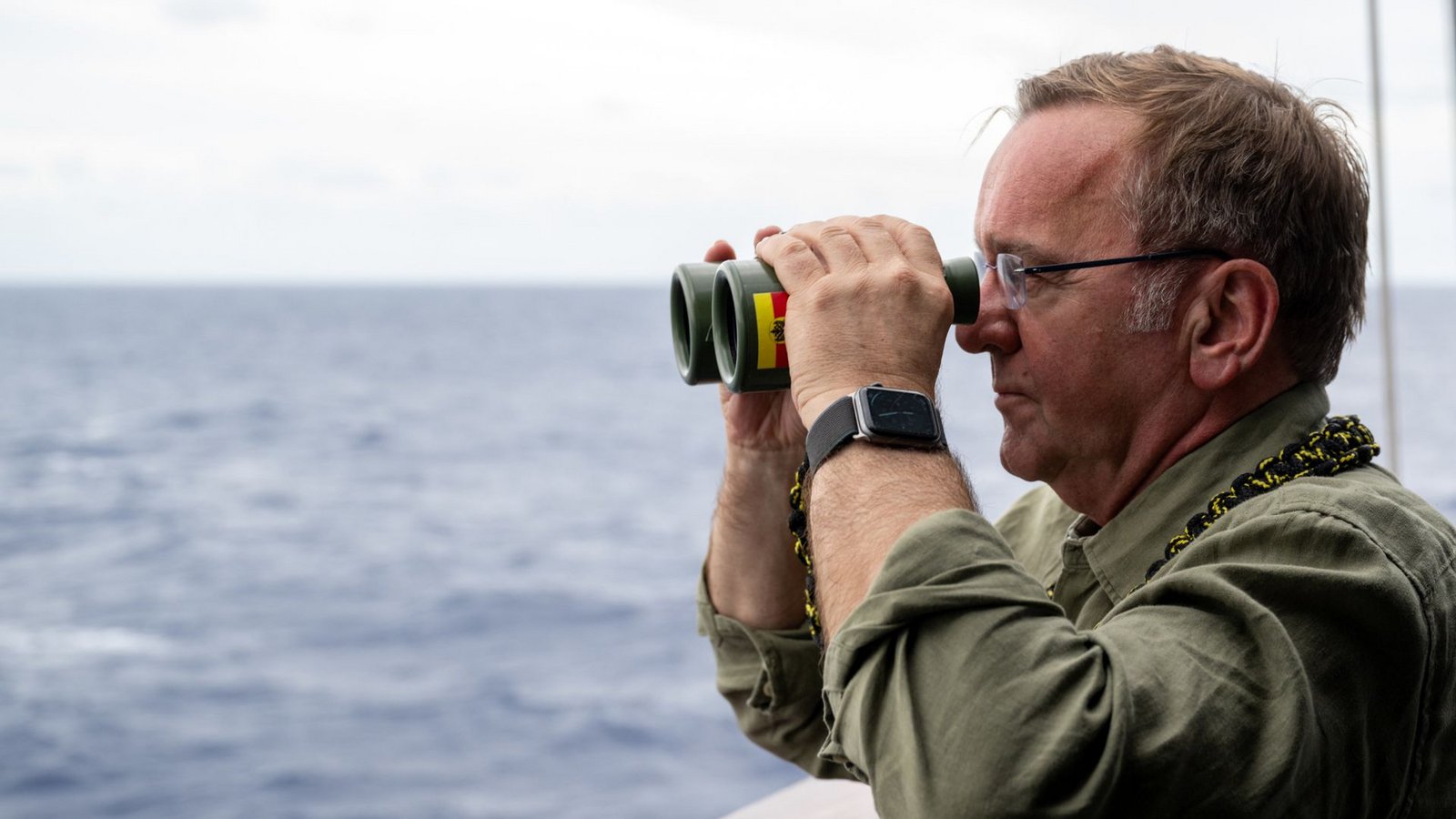 Klar auf Kurs: Pistorius, zurzeit zum Truppenbesuch auf Hawaii, verteidigt die Entscheidung zur Raketen-Stationierung.Foto: dpa/Soeren Stache Klar auf Kurs: Pistorius, zurzeit zum Truppenbesuch auf Hawaii, verteidigt die Entscheidung zur Raketen-Stationierung.Foto: dpa/Soeren Stache