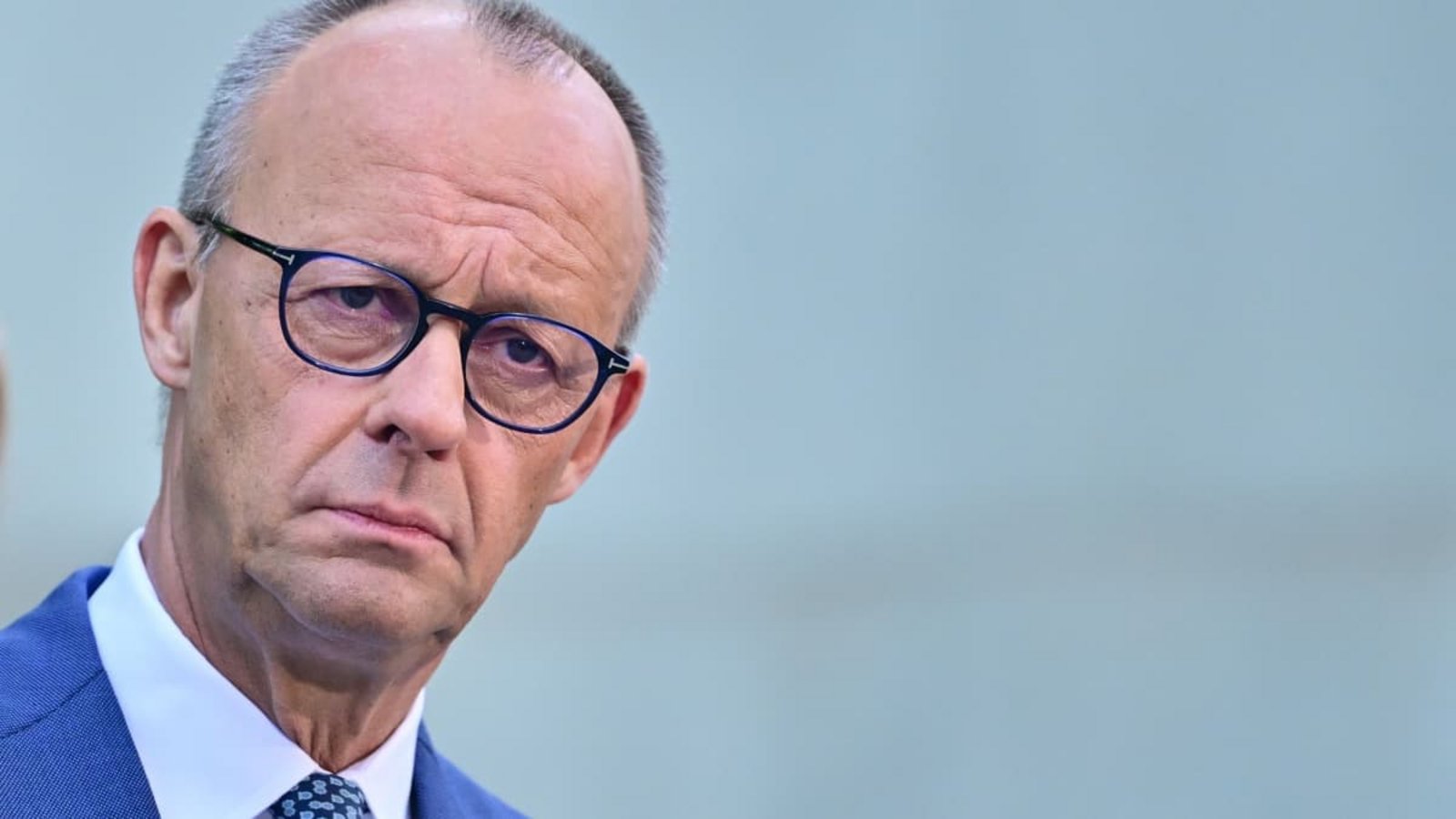 Bundeskanzler Friedrich Merz (CDU) während zu einer Pressekonferenz im Kanzleramt in Berlin zu personellen Veränderungen in Regierung und CDU.Sebastian Gollnow/dpa