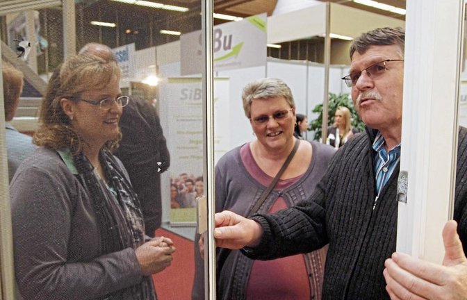 Das persönliche Gespräch, wie hier im Jahr 2016, soll auch bei der diesjährigen Messe Mühlacker im Fokus stehen – mit einem erprobten Hygienekonzept.  Foto: Fotomoment