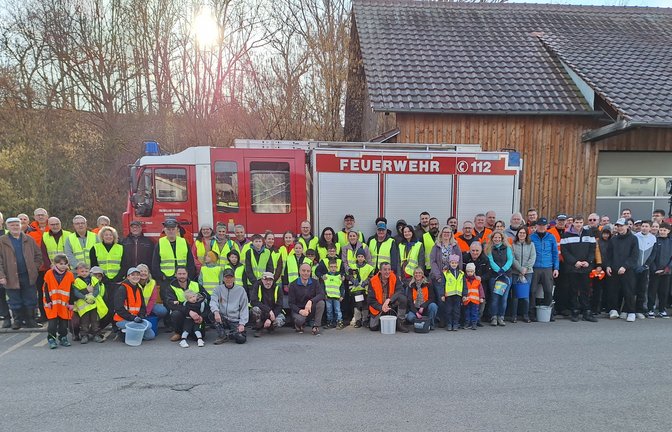 Rund 90 freiwillige Helferinnen und Helfer haben am Wochenende in Enzweihingen sauber gemacht. <span class='image-autor'>Foto: p</span>