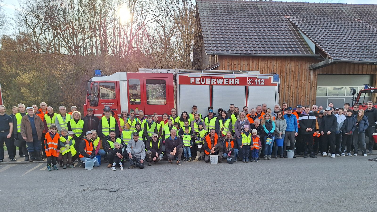 Rund 90 freiwillige Helferinnen und Helfer haben am Wochenende in Enzweihingen sauber gemacht. Foto: p