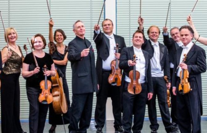 Südwestdeutsches Kammerorchester .  p