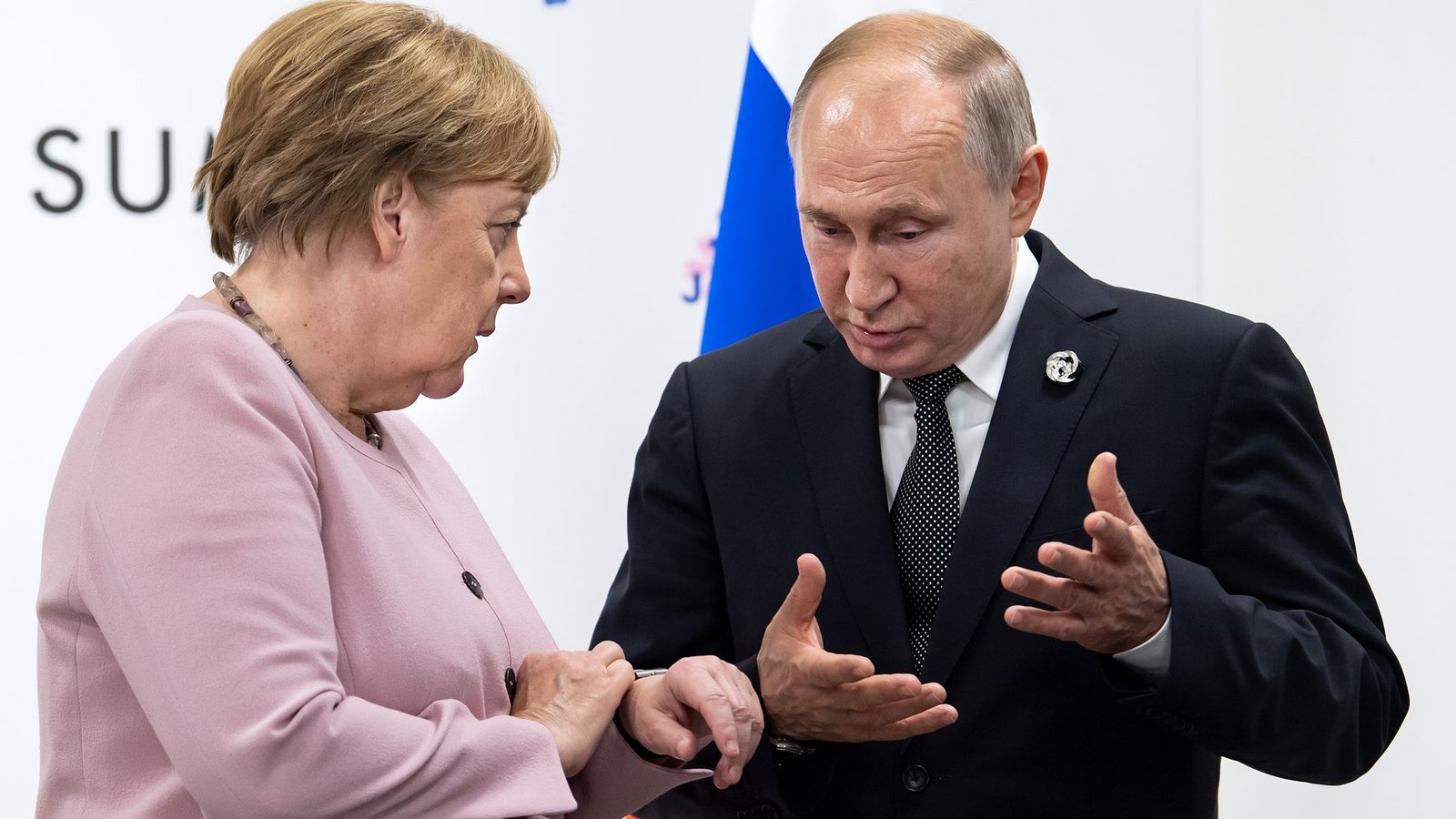 Altkanzlerin Merkel hält es für keine gute Idee, Ex-Regierungschefs mit Kremlchef Putin verhandeln zu lassen. (Archivbild)Foto: Bernd von Jutrczenka/dpa