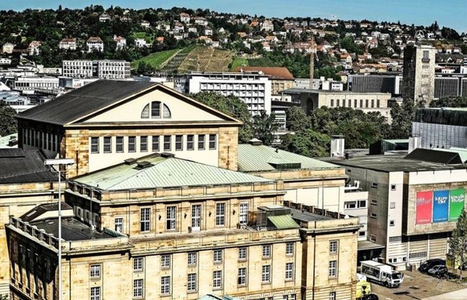 Das historische Stuttgarter Opernhaus ist stark sanierungsbedürftig. Das Kulissengebäude (rechts daneben) soll abgerissen und neu gebaut werden.<span class='image-autor'>Foto: Lichtgut/Leif Piechowski</span>