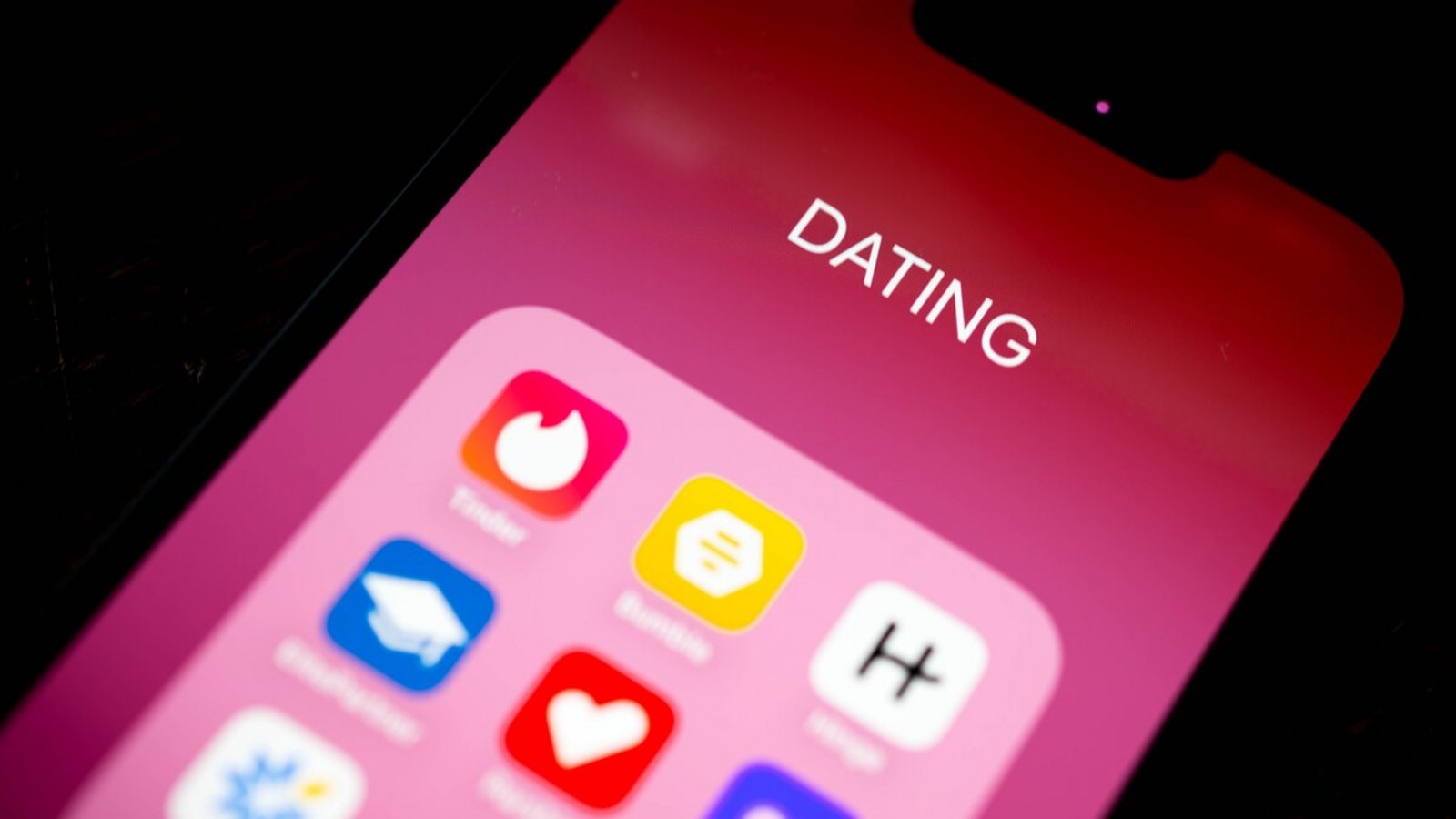 Auf Online-Datingplattformen schreiben sogenannte Pedo-Hunter Männer an und locken sie zu einem Treffen. (Symbolbild)Foto: dpa/Sina Schuldt Auf Online-Datingplattformen schreiben sogenannte Pedo-Hunter Männer an und locken sie zu einem Treffen. (Symbolbild)Foto: dpa/Sina Schuldt