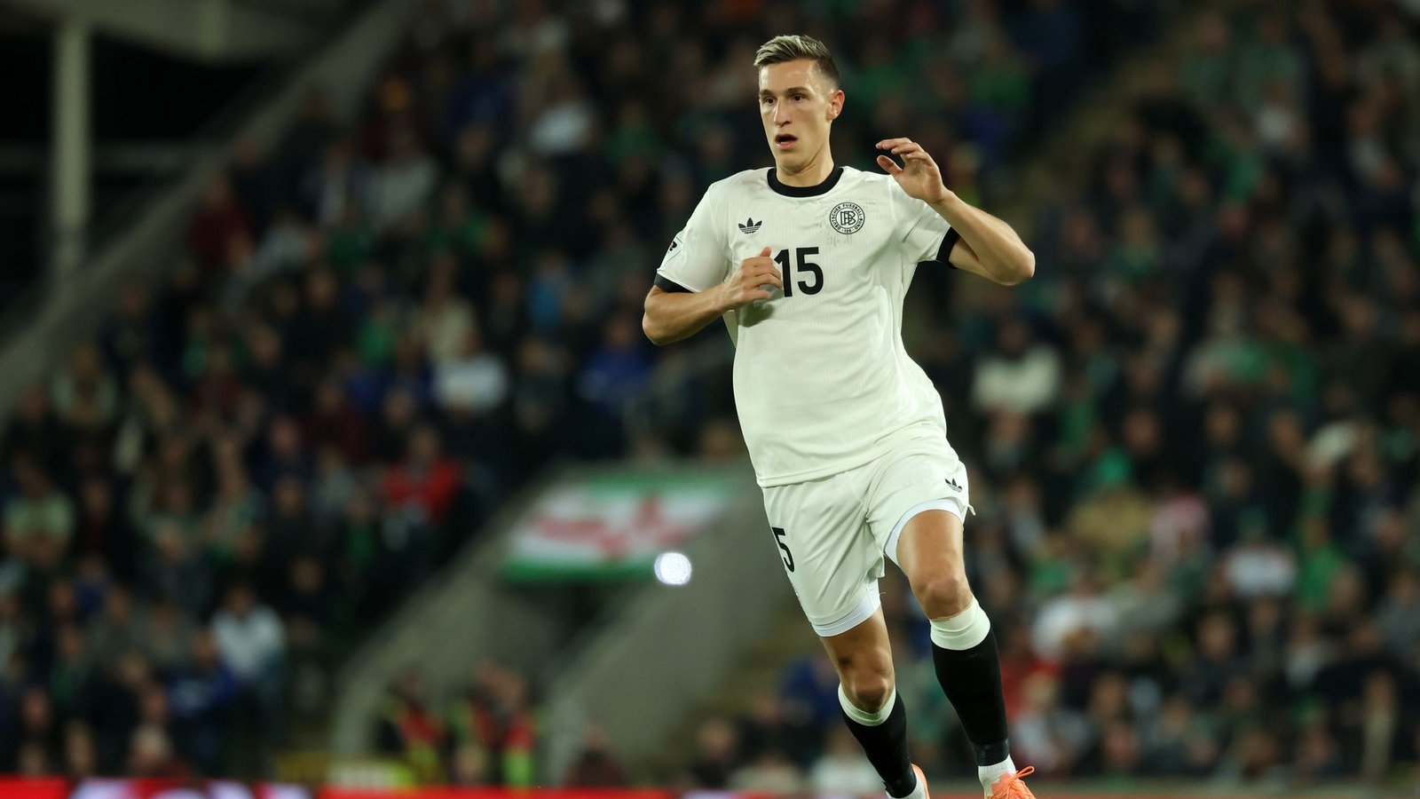 Nico Schlotterbeck musste viele Zweikämpfe führen.Foto: Christian Charisius/dpa