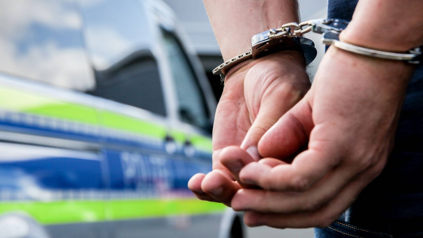 Wegen mutmaßlichem Drogenhandels hat die Polizei in Bruchsal einen 49-Jährigen festgenommen (Symbolfoto).Foto: IMAGO/Fotostand Wegen mutmaßlichem Drogenhandels hat die Polizei in Bruchsal einen 49-Jährigen festgenommen (Symbolfoto).Foto: IMAGO/Fotostand
