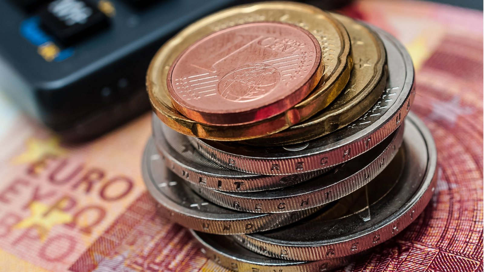 Kein Kleingeld: Rund 22 Milliarden Euro betrug das Steueraufkommen netto bei den Kommunen im vergangenen Jahr. (Symbolbild)Foto: IMAGO/Zoonar/IMAGO/Zoonar.com/stockfotos-mg