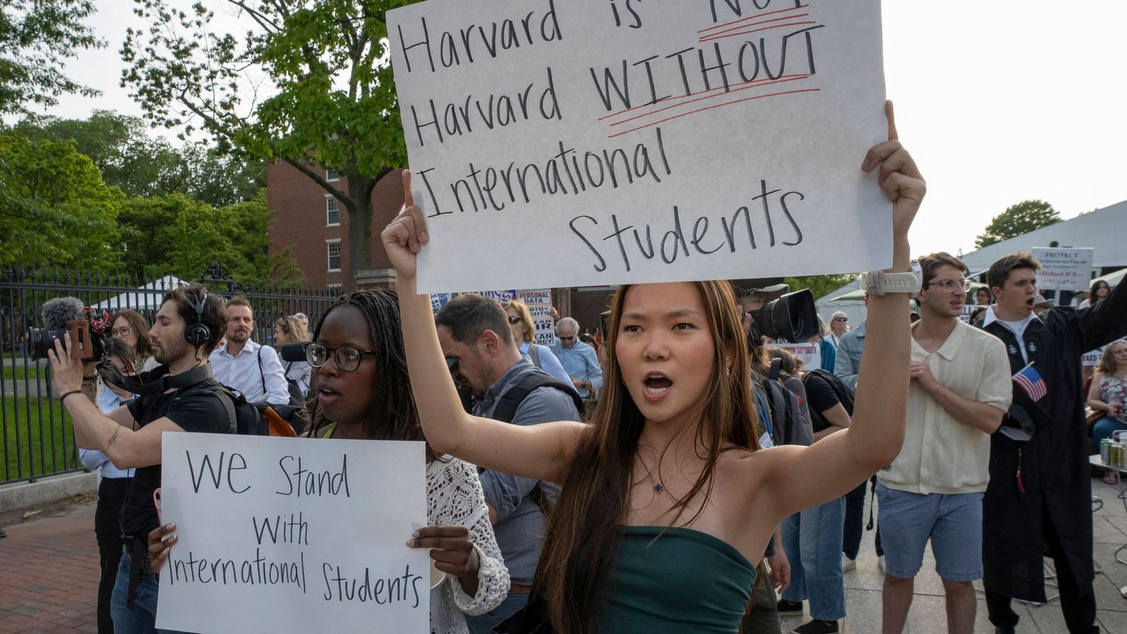 Zahlreiche Studierende protestierten in Harvard gegen die Pläne der Trump-Regierung. (Archivbild)Foto: AFP/RICK FRIEDMAN Zahlreiche Studierende protestierten in Harvard gegen die Pläne der Trump-Regierung. (Archivbild)Foto: AFP/RICK FRIEDMAN