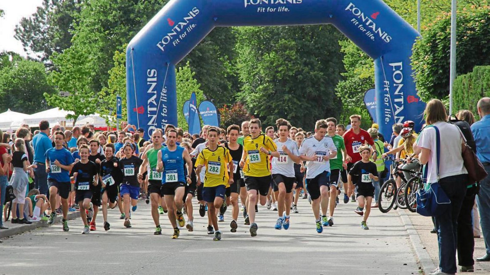 Beim Start der Läufe in Oberriexingen haben in der Regel noch viele Zuschauer die Strecke gesäumt. Beim Zieleinlauf sah das meist schon ganz anders aus. Foto: Küppers