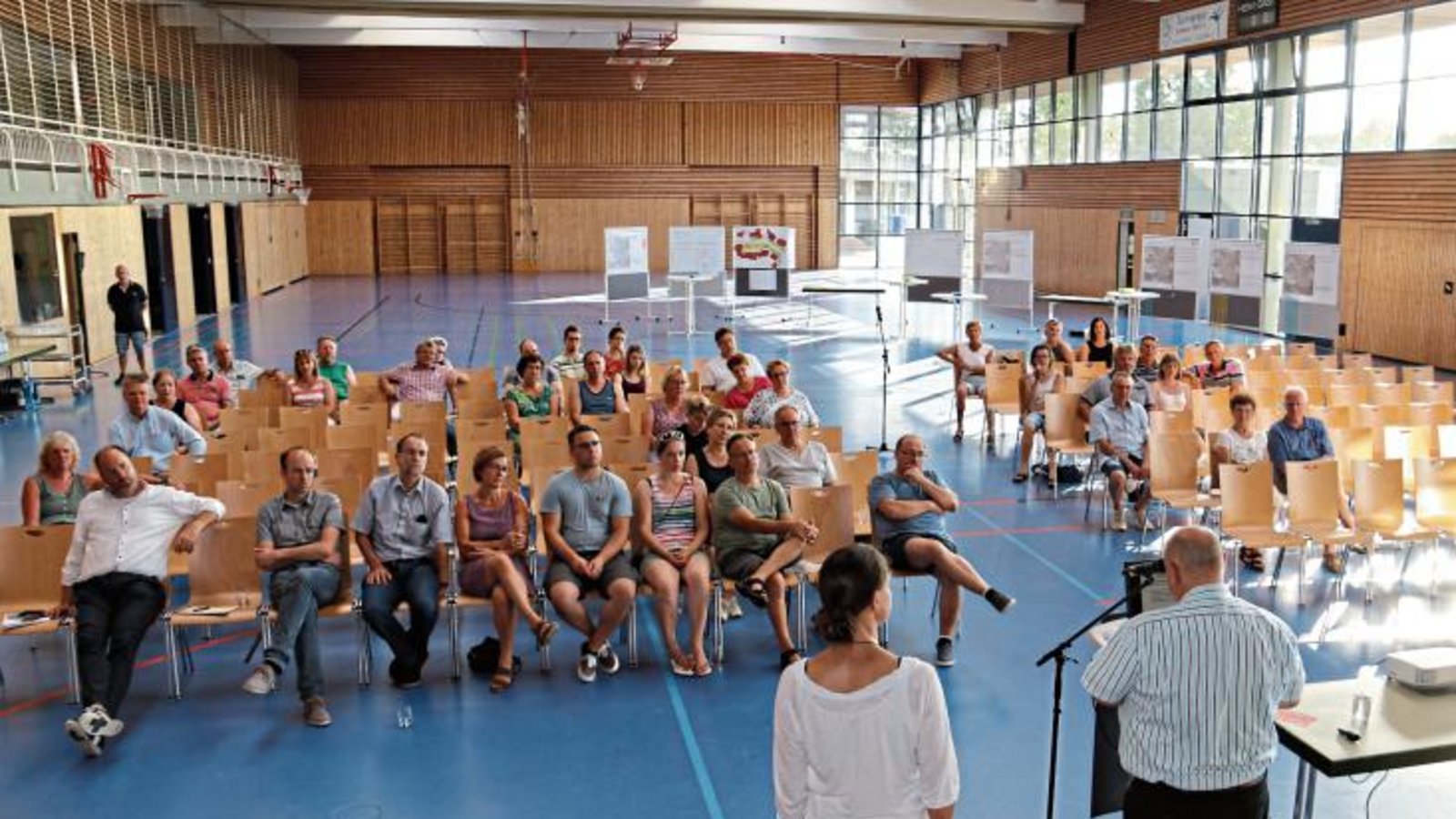 Einige Sersheimer trotzen der Hitze und beteiligen sich an der Veranstaltung.