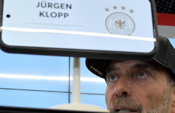 Ein Name, viele Botschaften: Bundestrainer Jürgen Klopp hatte einiges zu sagen bei seiner ersten Nominierungs-Pressekonferenz.<span class='image-autor'>HANNES P. ALBERT/afp</span>