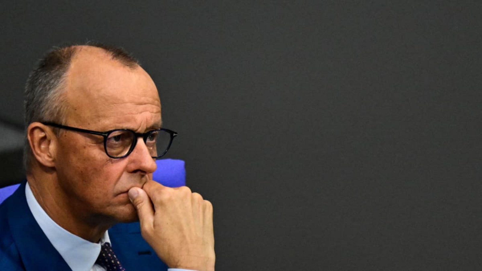 Bundeskanzler Friedrich Merz eröffnet am Montag eine neue Einrichtung an der Uni Köln. Studierende haben deswegen Demos angekündigt.JOHN MACDOUGALL/afp Bundeskanzler Friedrich Merz eröffnet am Montag eine neue Einrichtung an der Uni Köln. Studierende haben deswegen Demos angekündigt.JOHN MACDOUGALL/afp