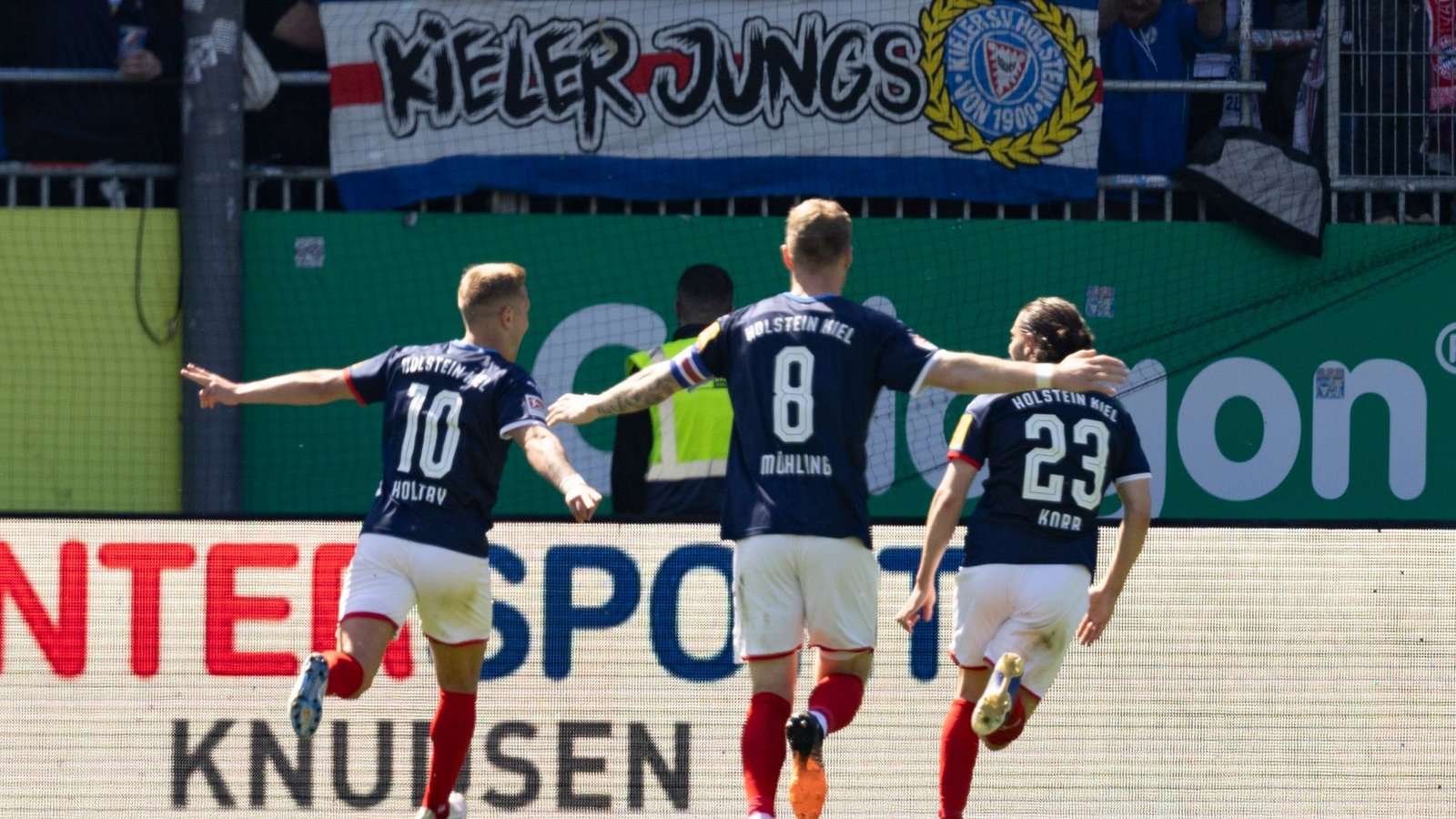 Holstein Kiel hat sien Heimspiel gegen den 1. FC Nürnberg mit 3:0 für sich entschieden.Foto: Frank Molter/dpa