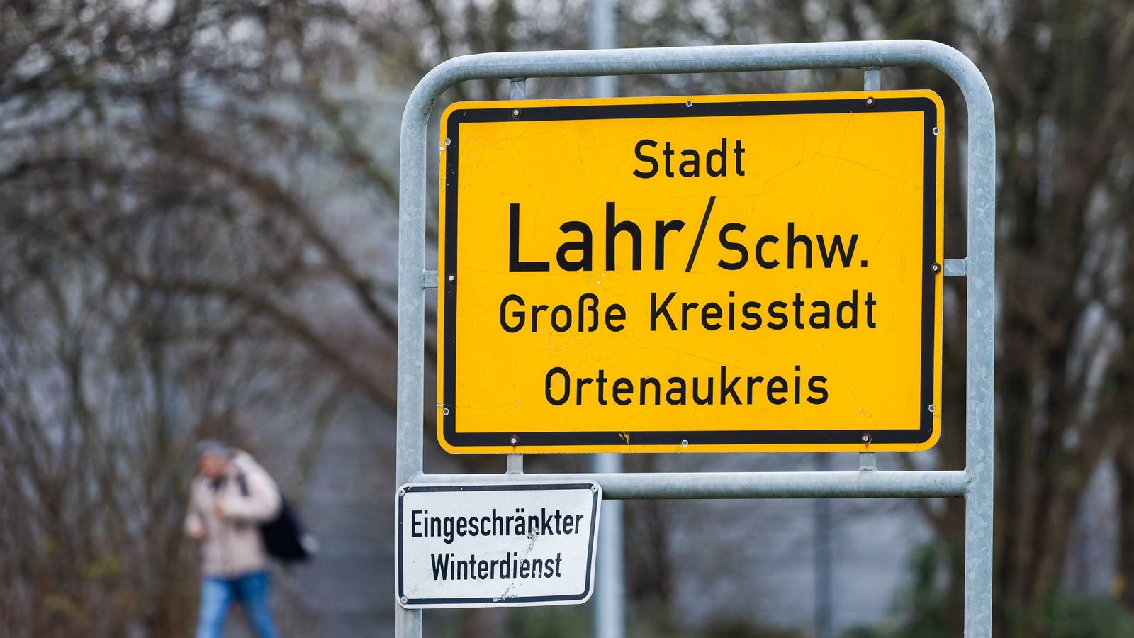 Mehr als ein Vierteljahrhundert nach dem Mord an einem Arzt wird in dem ungeklärten Fall wieder ermittelt. (Symbolbild)Foto: Philipp von Ditfurth/dpa