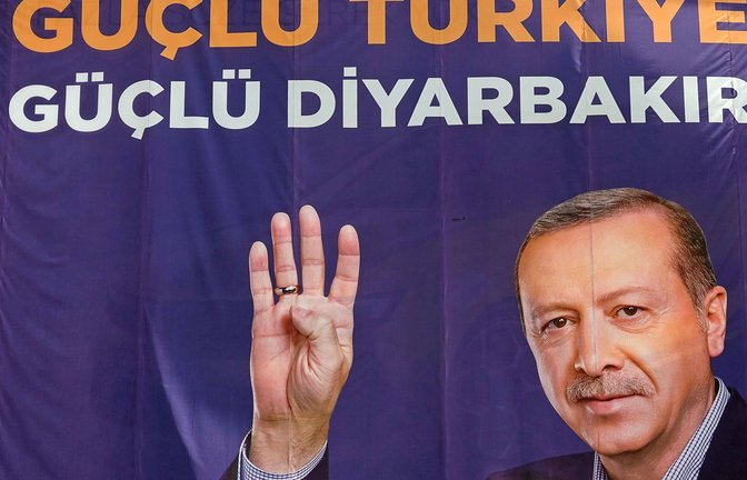 Nach seinem Wahlsieg im Mai hat der türkische Präsident Erdogan den Druck auf seine Gegner erhöht.<span class='image-autor'>Foto: imago//Mehmet Masum Suer</span>