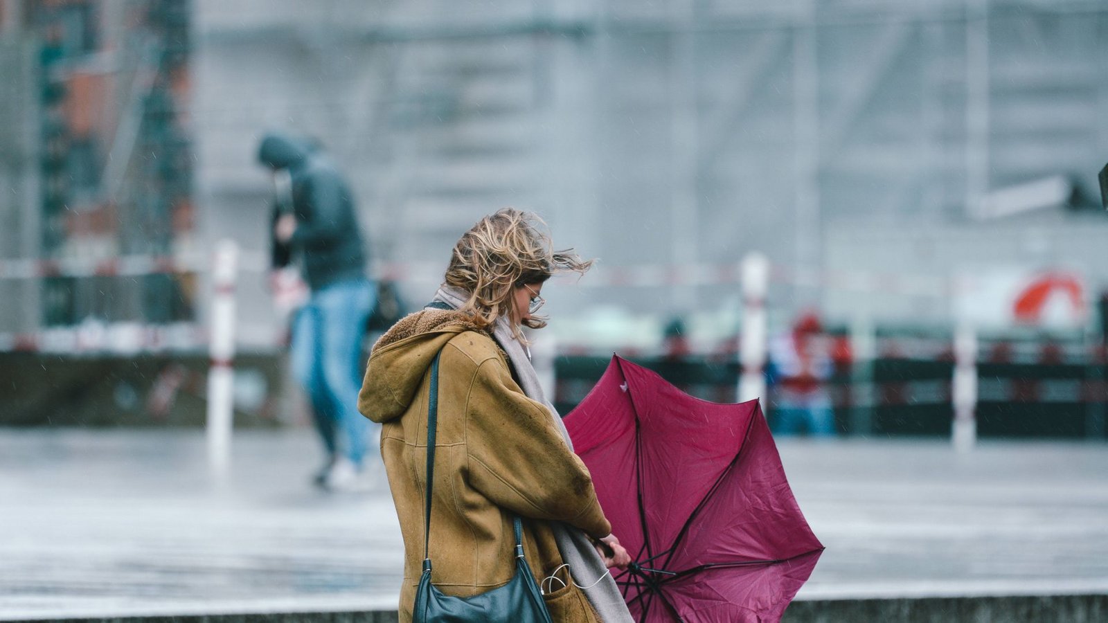 Als „Wetterpate“ kann jeder und jede einem Hoch- oder Tiefdruckgebiet einen Namen geben. (Symbolbild)Foto: imago images/NurPhoto/Ying Tang Als „Wetterpate“ kann jeder und jede einem Hoch- oder Tiefdruckgebiet einen Namen geben. (Symbolbild)Foto: imago images/NurPhoto/Ying Tang