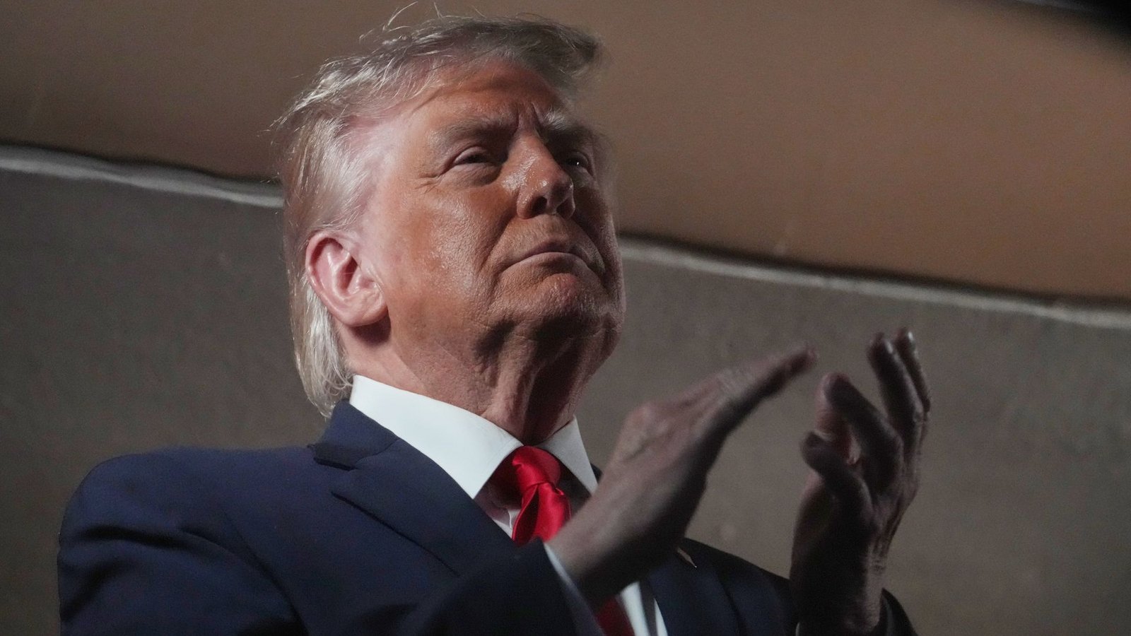US-Präsident Trump feiert an diesem Sonntag seinen 80. Geburtstag. (Archivbild)Foto: Mark Schiefelbein/AP/dpa