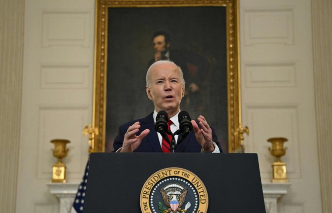 US-Präsident Biden kündigte am Mittwoch ein sofortiges neues Militärpaket an.<span class='image-autor'>Foto: AFP/JIM WATSON</span>