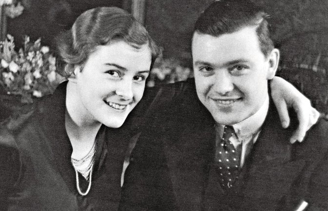 Eine Liebe fürs Leben: Hilde Gehr und Tom Bullus bei ihrer Verlobung an Weihnachten 1932<span class='image-autor'>Foto: amilienarchiv Gehr-Ballus</span>