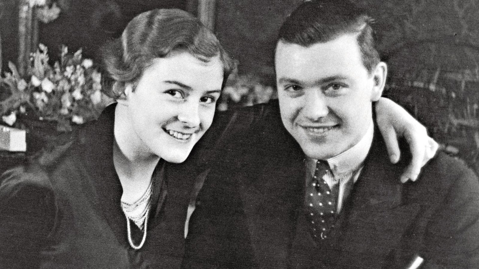 Eine Liebe fürs Leben: Hilde Gehr und Tom Bullus bei ihrer Verlobung an Weihnachten 1932Foto: amilienarchiv Gehr-Ballus