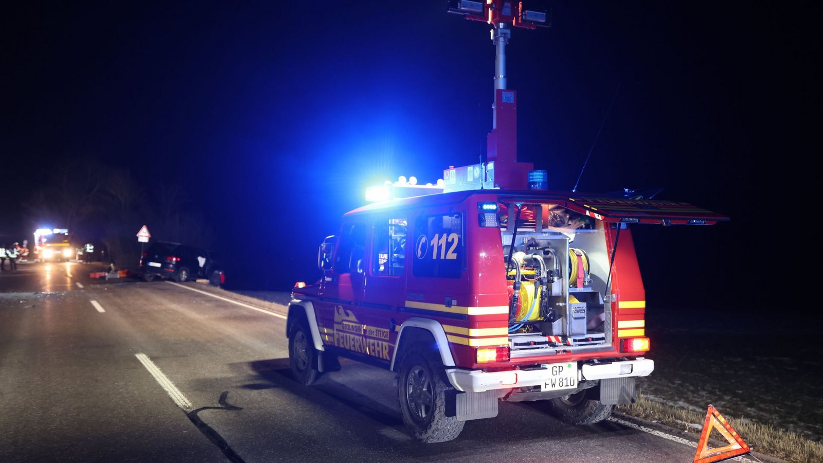 Die Landstraße war zeitweise voll gesperrt.Foto: SDMG/Kern