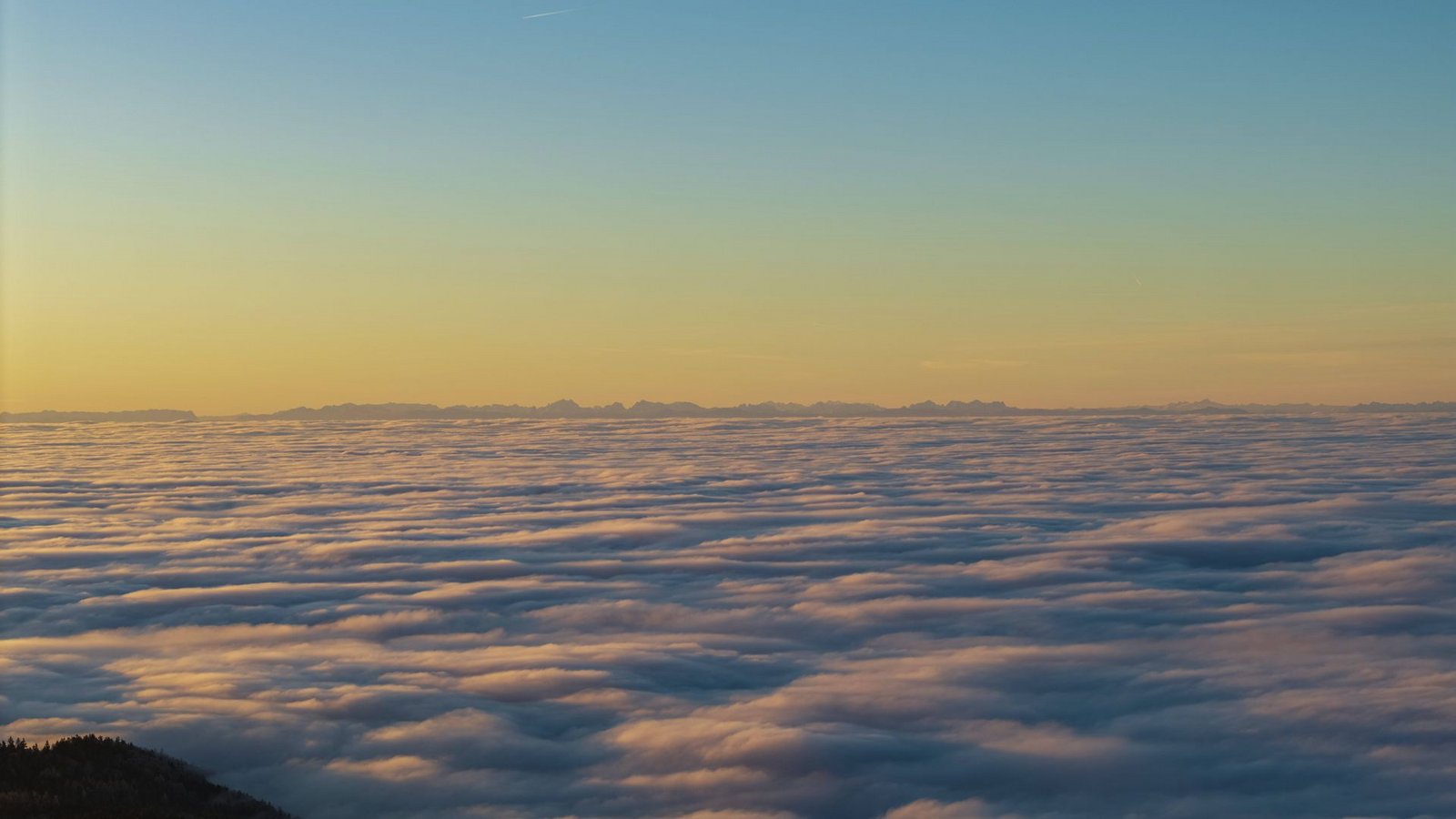 Unser Denken und Fühlen ist tief verstrickt mit dem, was sich am Himmel tut.Foto: IMAGO/imagebroker