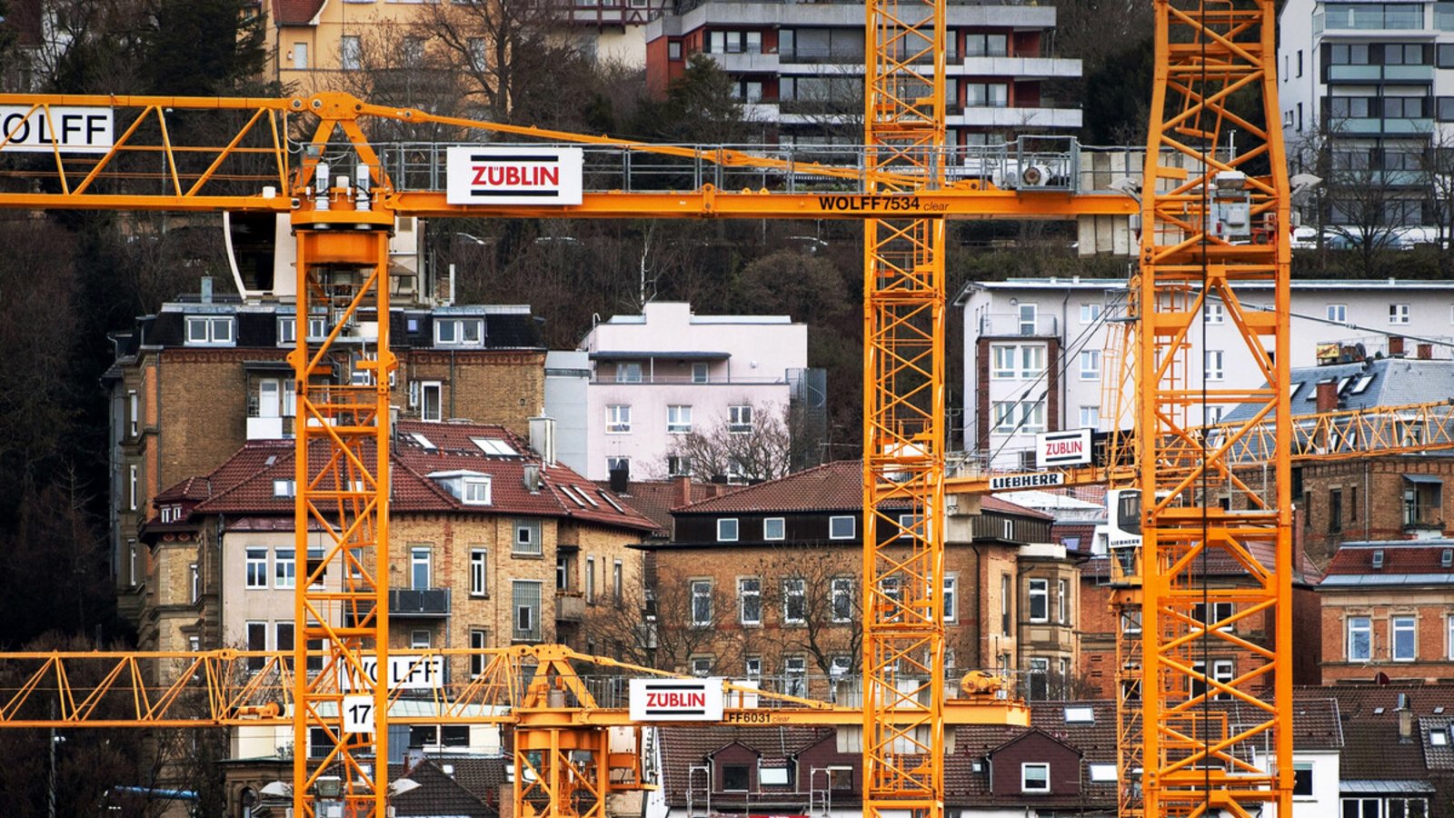 In Stuttgart müssen in den nächsten 15 Jahren für 30 000 Zugezogene Wohnungen gebaut werden. In Stuttgart müssen in den nächsten 15 Jahren für 30 000 Zugezogene Wohnungen gebaut werden.Foto: dpa/Marijan Murat In Stuttgart müssen in den nächsten 15 Jahren für 30 000 Zugezogene Wohnungen gebaut werden. In Stuttgart müssen in den nächsten 15 Jahren für 30 000 Zugezogene Wohnungen gebaut werden.Foto: dpa/Marijan Murat