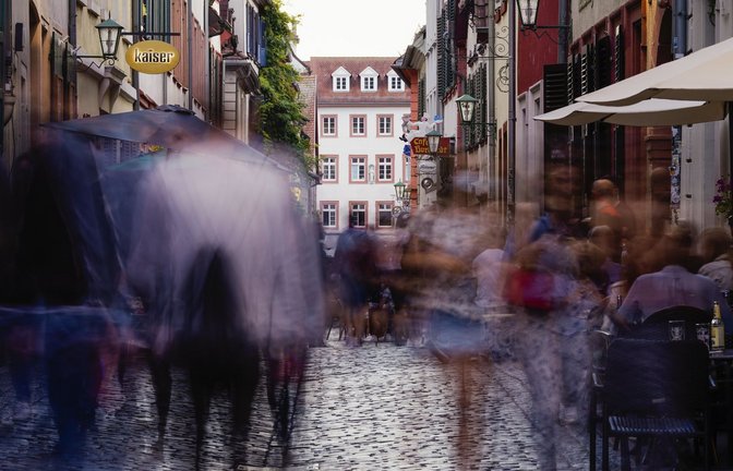 Der Streit um den Kneipenlärm in der Unteren Straße und anderen Heidelberger Altstadtgassen schwelt schon seit zehn Jahren.<span class='image-autor'>Foto: dpa/Uwe Anspach</span>