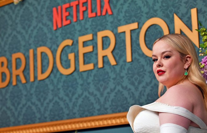 Nicola Coughlan, die als Penelope Featherington in Staffel drei die Hauptrolle übernimmt, bei der Weltpremiere.<span class='image-autor'>Foto: AFP/ANDREA RENAULT</span>