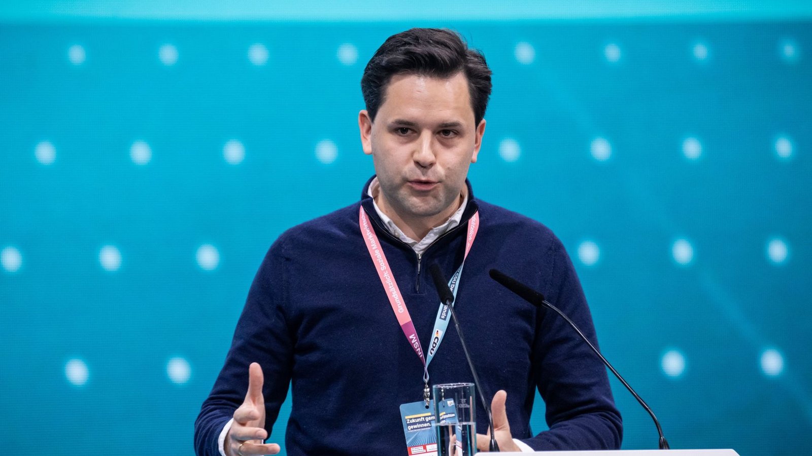 Die CDU stimmt beim Bundesparteitag für eine schrittweise Rückkehr zur Wehrpflicht.Foto: dpa/Michael Kappeler Die CDU stimmt beim Bundesparteitag für eine schrittweise Rückkehr zur Wehrpflicht.Foto: dpa/Michael Kappeler