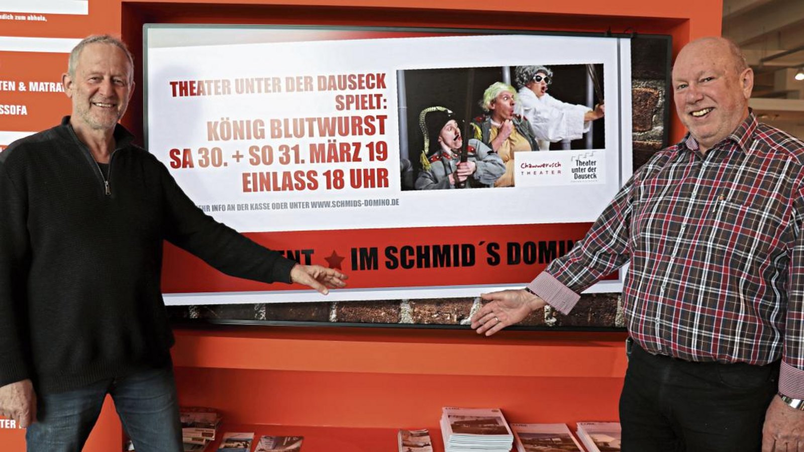 Große Vorfreude herrscht bereits bei Bernd Schlegel von TudD (links) und Martin Schmid vom Möbelhaus Schmid’s Domino. Foto: Gergen Große Vorfreude herrscht bereits bei Bernd Schlegel von TudD (links) und Martin Schmid vom Möbelhaus Schmid’s Domino. Foto: Gergen